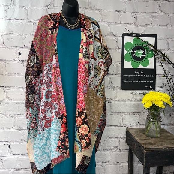 Accessories - Light weight Floral wrap